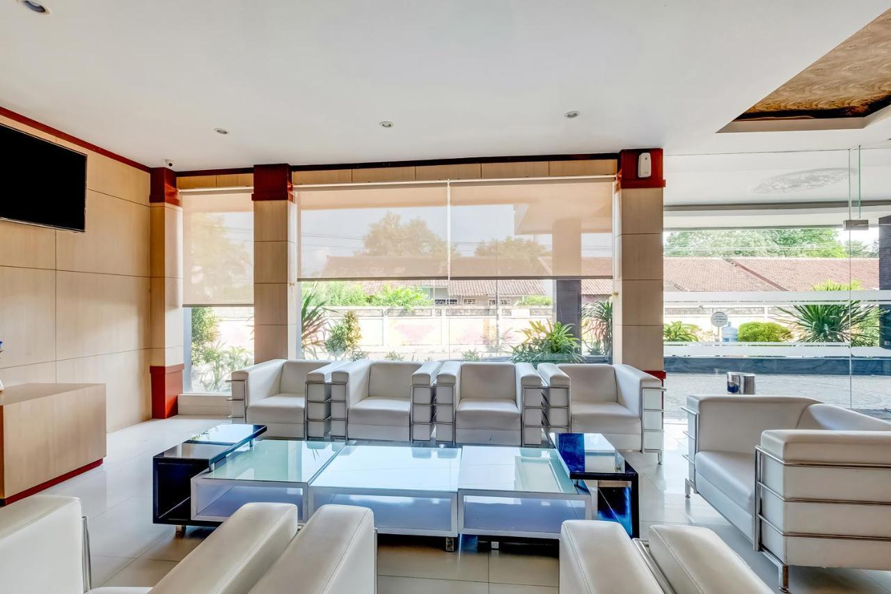 Tugu Oyo Flagship 3726 Tembok Batu Residence מראה חיצוני תמונה