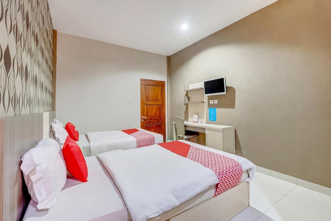 Tugu Oyo Flagship 3726 Tembok Batu Residence מראה חיצוני תמונה