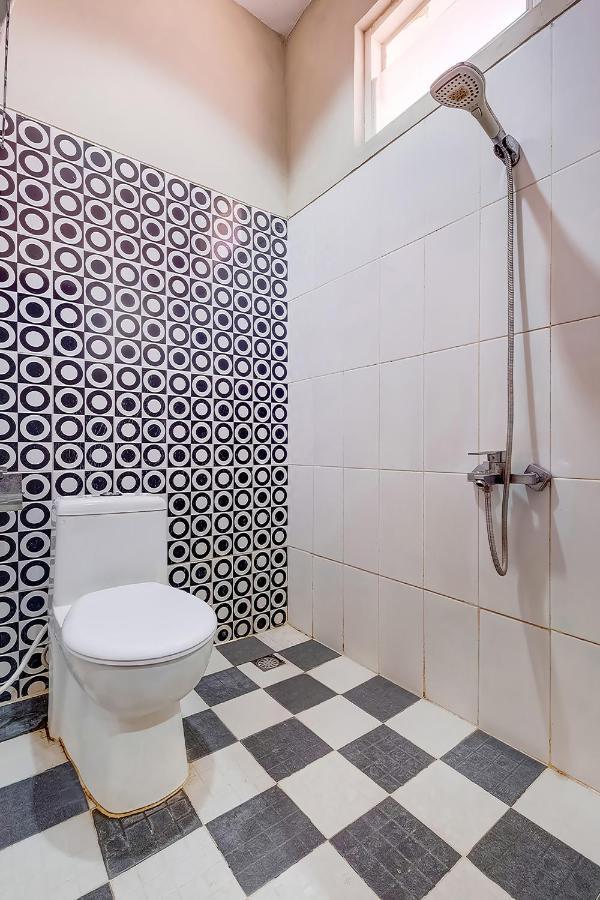 Tugu Oyo Flagship 3726 Tembok Batu Residence מראה חיצוני תמונה