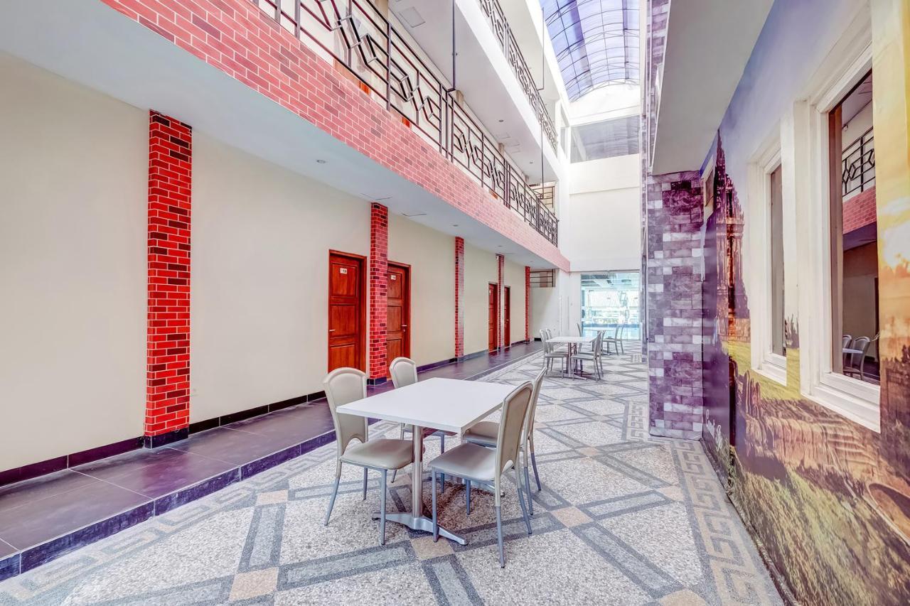 Tugu Oyo Flagship 3726 Tembok Batu Residence מראה חיצוני תמונה