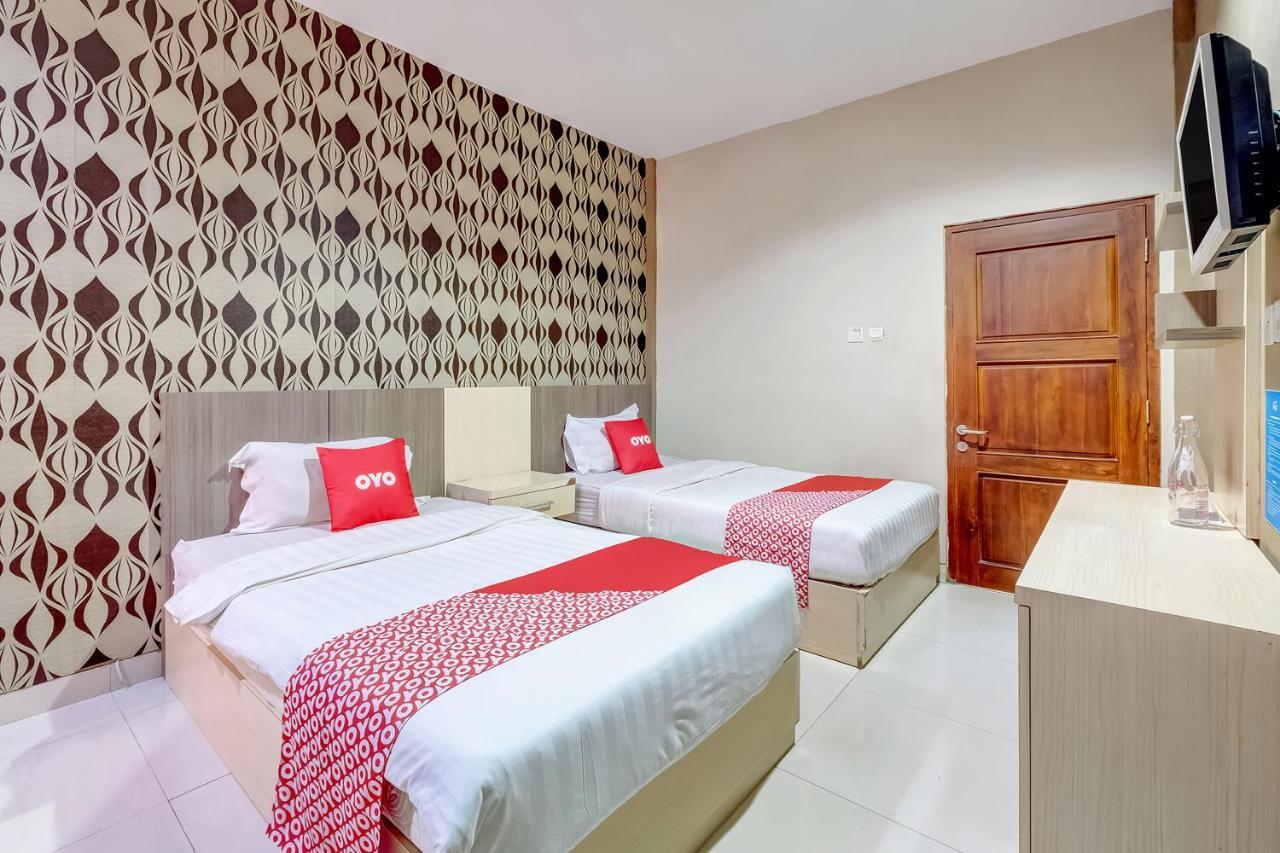 Tugu Oyo Flagship 3726 Tembok Batu Residence מראה חיצוני תמונה
