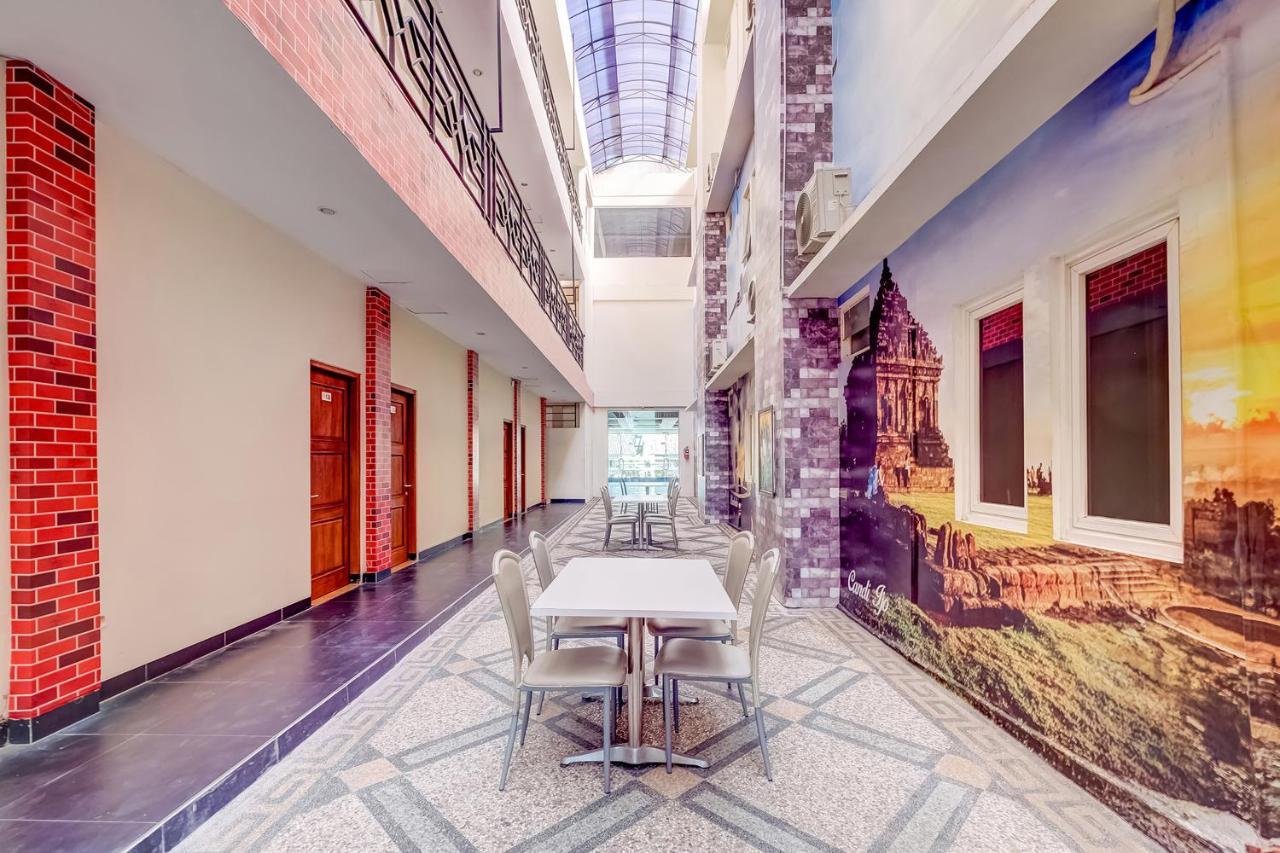 Tugu Oyo Flagship 3726 Tembok Batu Residence מראה חיצוני תמונה