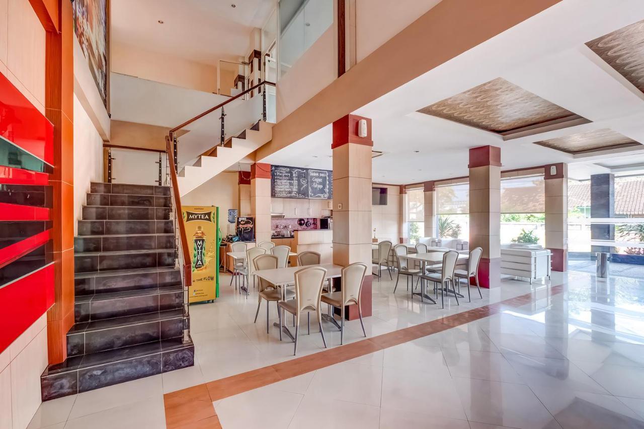 Tugu Oyo Flagship 3726 Tembok Batu Residence מראה חיצוני תמונה
