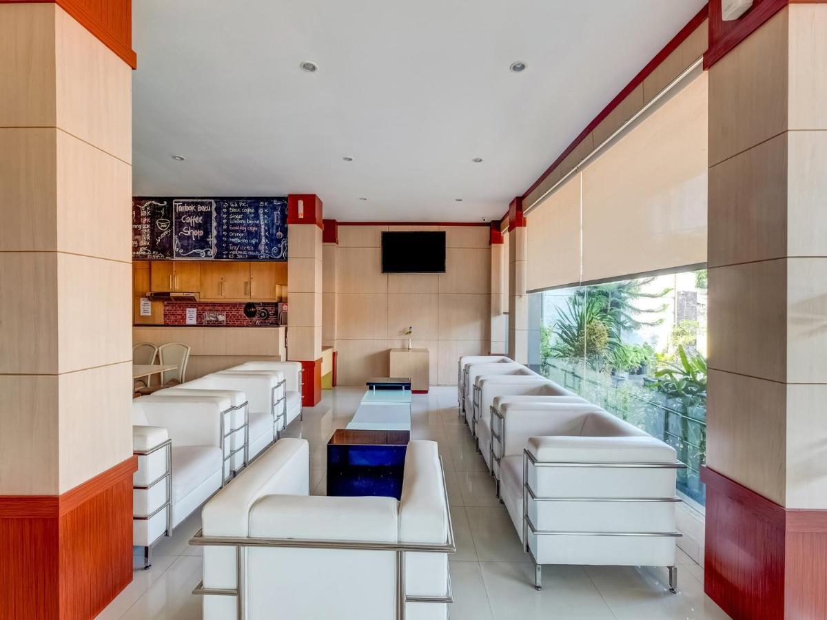 Tugu Oyo Flagship 3726 Tembok Batu Residence מראה חיצוני תמונה