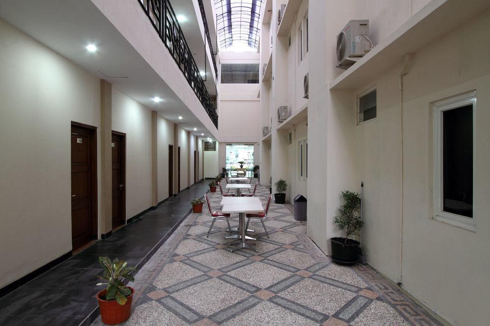 Tugu Oyo Flagship 3726 Tembok Batu Residence מראה חיצוני תמונה