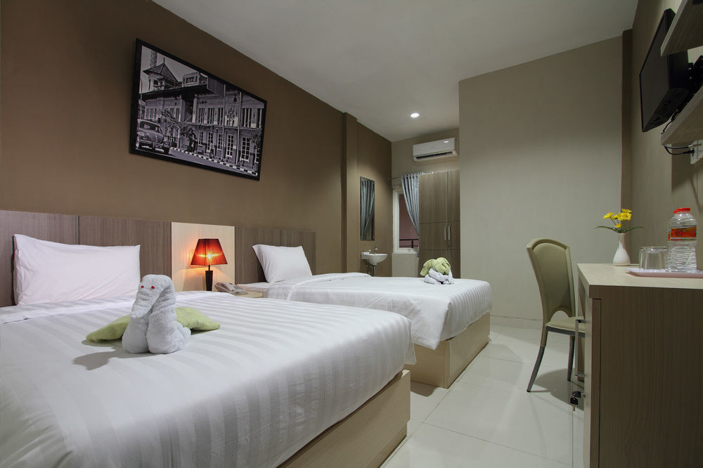 Tugu Oyo Flagship 3726 Tembok Batu Residence מראה חיצוני תמונה