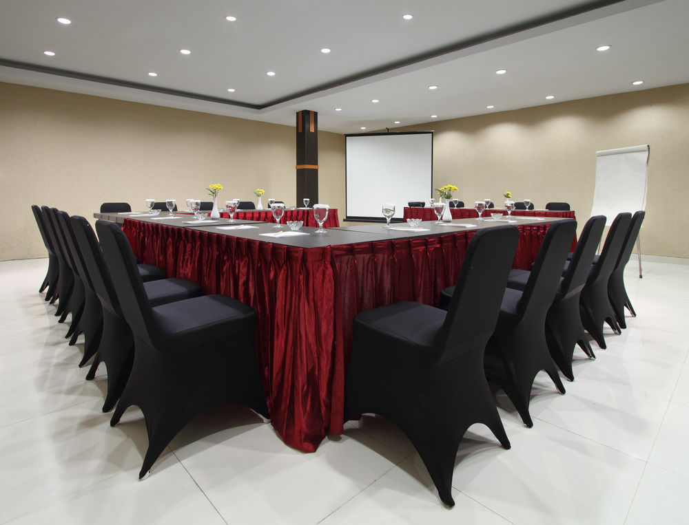Tugu Oyo Flagship 3726 Tembok Batu Residence מראה חיצוני תמונה